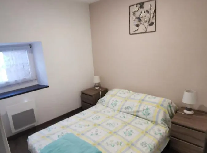 Appartement Joyeuse, De 27m2 *