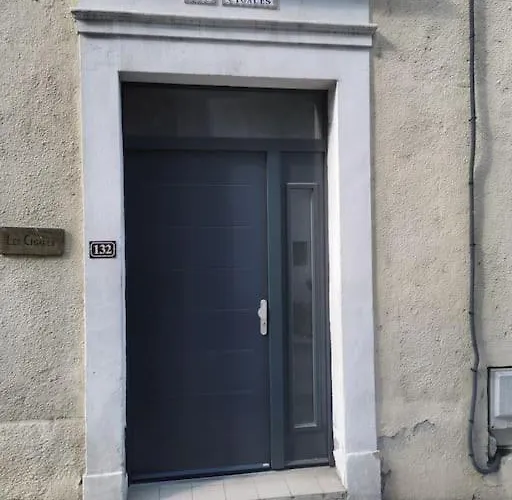 Joyeuse, De 27m2 Appartement
