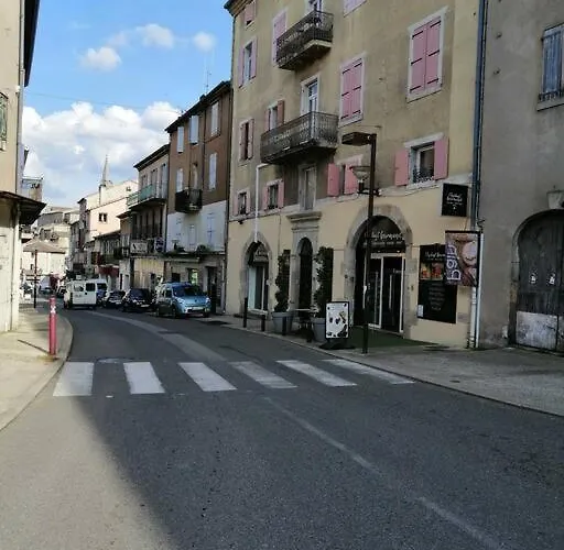 Joyeuse, De 27m2 * Joyeuse