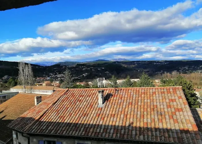 Joyeuse, De 27m2 Appartement