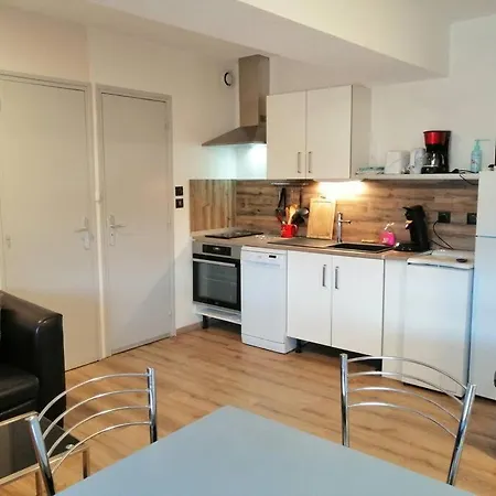Joyeuse, Superbe D'environs 30m2.