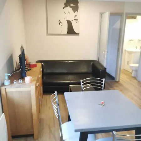 Joyeuse, Appartement De 27M2 Joyeuse